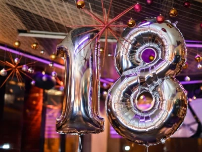 50 frases de aniversário de 18 anos para celebrar a maioridade