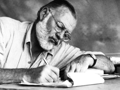 30 frases de Ernest Hemingway para relembrar seu legado
