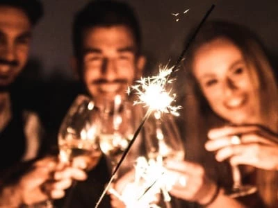 45 frases de Ano Novo para amigos repletas de boas vibrações