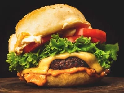 30 frases de hambúrguer para te deixar com água na boca