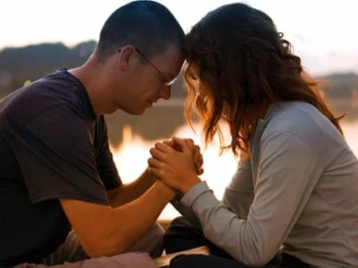 50 frases de Deus para casal que vão fortalecer seu relacionamento