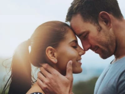 70 frases românticas de impacto que vão te incendiar de paixão