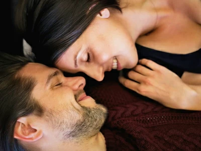 30 frases de 1 mês de casados que celebram as lindas bodas de beijinho