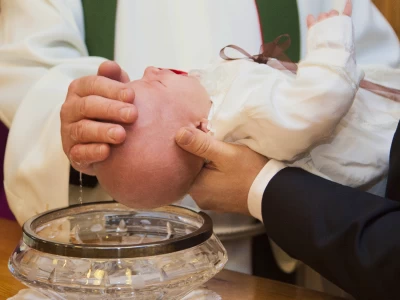 45 frases de batizado para afilhado que firmam seu compromisso com ele