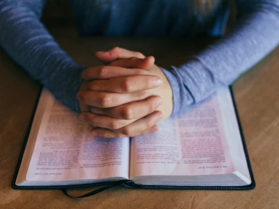 35 frases de versículos sobre perdão para os corações arrependidos