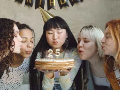 30 frases de aniversário de 25 anos para celebrar a juventude com alegria