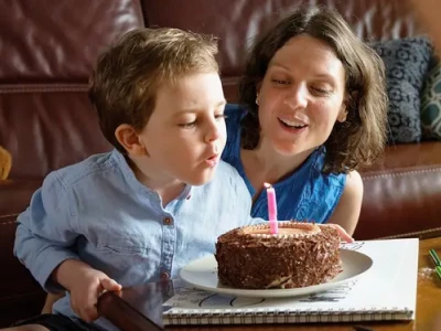 65 frases de aniversário de mãe para filho cheias de carinho materno