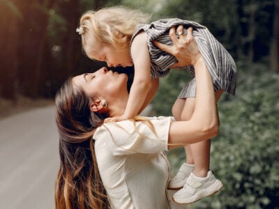60 frases de aniversário de filha para mãe que reafirmam laços